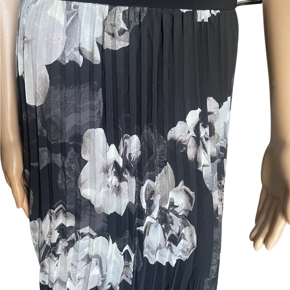 XScape Womens pleated off-shoulder dress size 10 - Picture 10 of 13